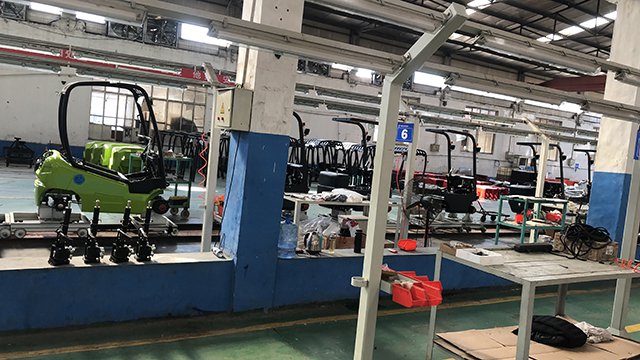 Forklift Production Line